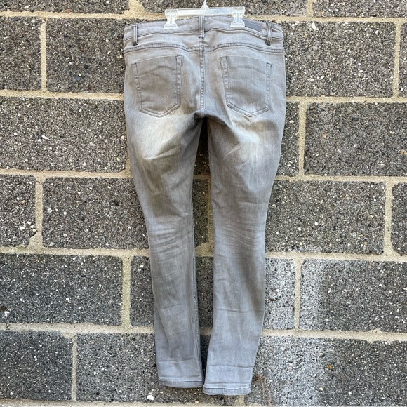 Size 10 women’s Jess gray with fade design extreme skinny - Picture 7 of 7